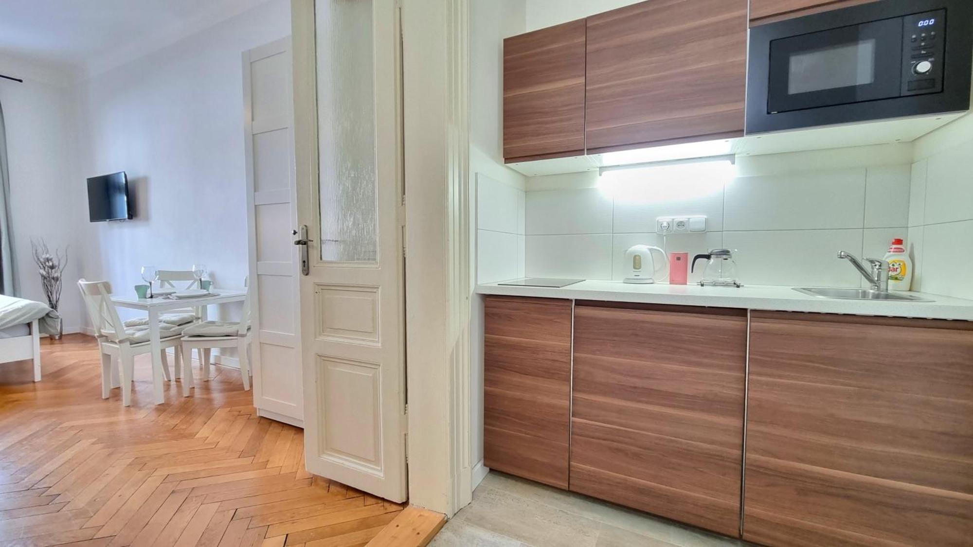 Finnem Rentals Florenc ปราก ภายนอก รูปภาพ